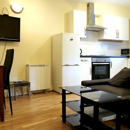 Fine Touch Apartments Londen Buitenkant foto