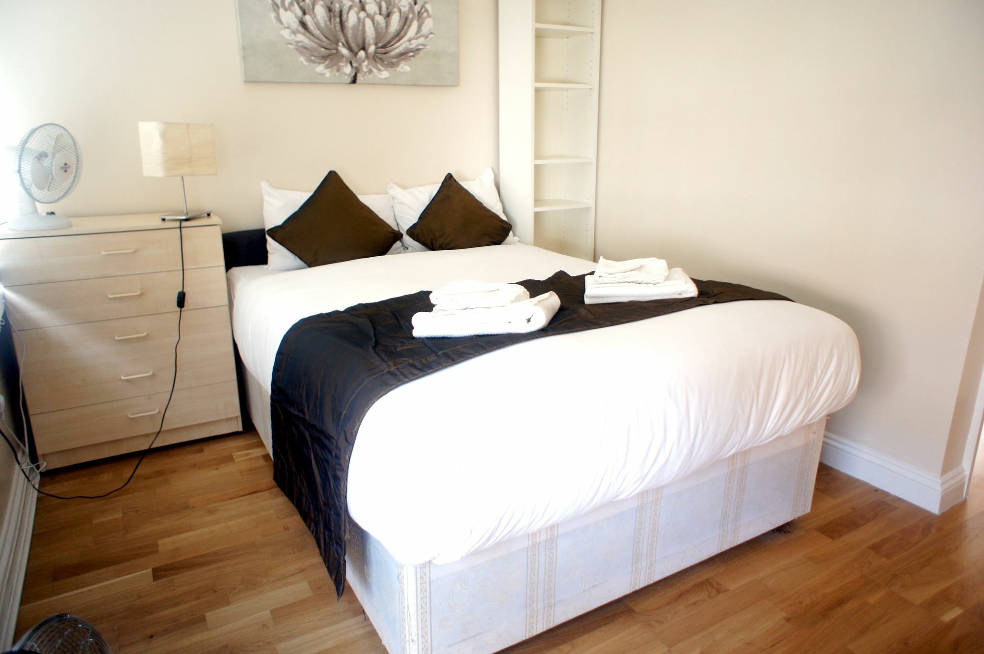 Fine Touch Apartments Londen Buitenkant foto