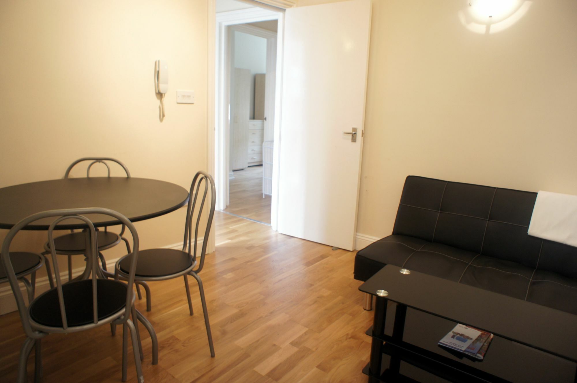 Fine Touch Apartments Londen Buitenkant foto